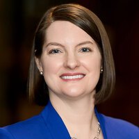 Headshot of Lauren Leighty